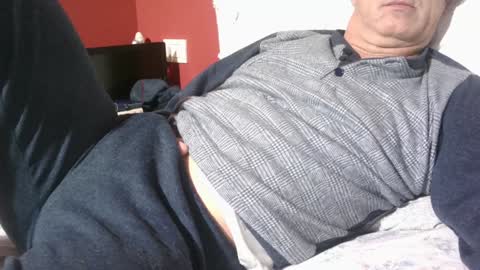 Snapshot of yahe2010 chatting on December 8, 12:29 am grillino online show from December 8, 12:29 am