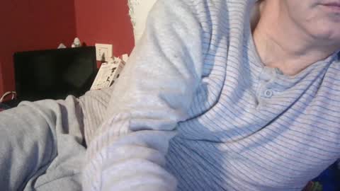 Snapshot of yahe2010 chatting on December 18, 1:15 am grillino online show from December 18, 1:15 am