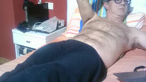 Snapshot of yahe2010 chatting on March 4, 10:16 pm grillino online show from March 4, 10:16 pm