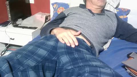 Snapshot of yahe2010 chatting on March 26, 2:06 am grillino online show from March 26, 2:06 am