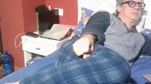 Snapshot of yahe2010 chatting on March 27, 1:11 am grillino online show from March 27, 1:11 am