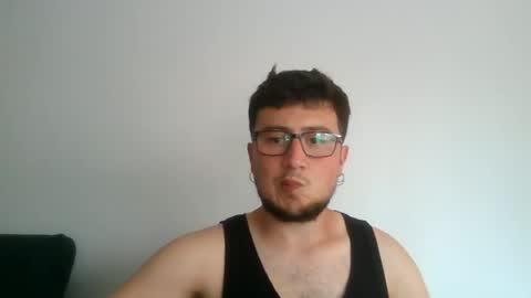 Snapshot of yakajoe97 chatting on July 7, 2:43 pm yakajoe97 online show from July 7, 2:43 pm