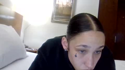 YallFav0rit3couple online show from April 1, 7:09 am