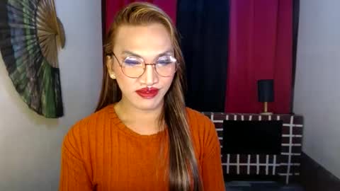 lorien gosper online show from December 2, 12:07 pm