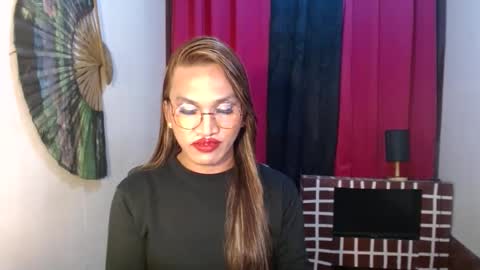 lorien gosper online show from December 10, 3:22 pm