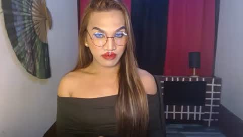 lorien gosper online show from December 17, 11:49 am