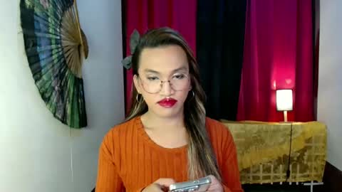 lorien gosper online show from February 9, 11:14 am