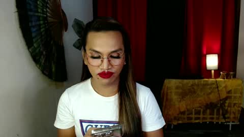 lorien gosper online show from February 14, 3:26 pm