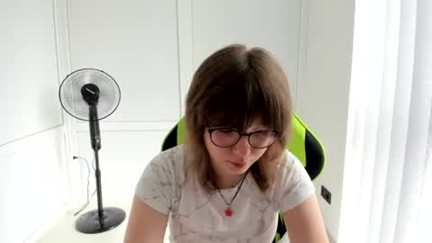 Snapshot of yamihoshii chatting on June 19, 6:18 am Sofia online show from June 19, 6:18 am