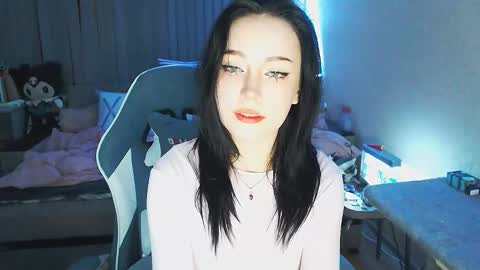 Yami online show from November 12, 8:30 pm