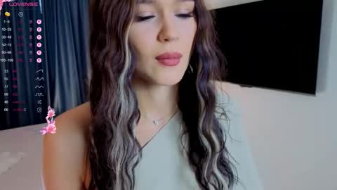 Yamina- Next stream  online show from September 19, 11:33 am