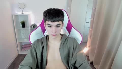 yamitwink online show from November 15, 5:38 am