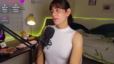 Snapshot of yana_secretroom chatting on February 26, 6:01 am Yana online show from February 26, 6:01 am