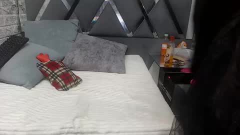 yanetrose online show from December 15, 3:22 am