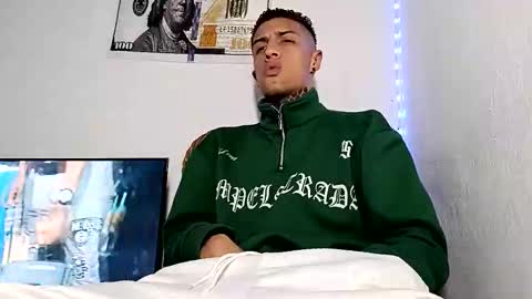 Snapshot of yanfranko420 chatting on February 3, 7:35 am Yan online show from February 3, 7:35 am