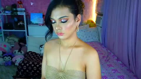 YANG AUDREY LONE online show from May 5, 2:08 am