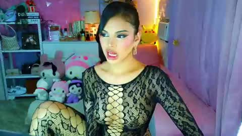 YANG AUDREY LONE online show from June 19, 12:48 am