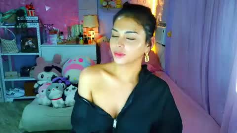 YANG AUDREY LONE online show from June 19, 6:45 pm