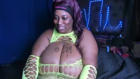Snapshot of yani_69 chatting on June 12, 4:00 am yani 69 online show from June 12, 4:00 am