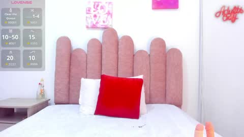 yara10_ online show from June 3, 2:33 pm