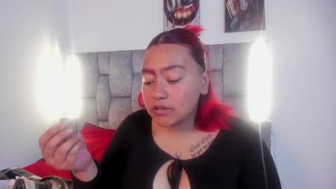 Yara  online show from December 2, 3:18 pm