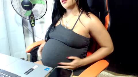 Snapshot of yari322xx chatting on October 14, 3:46 pm yaritza online show from October 14, 3:46 pm