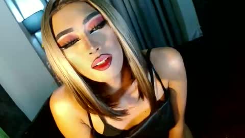 miss yasii online show from December 13, 11:28 pm