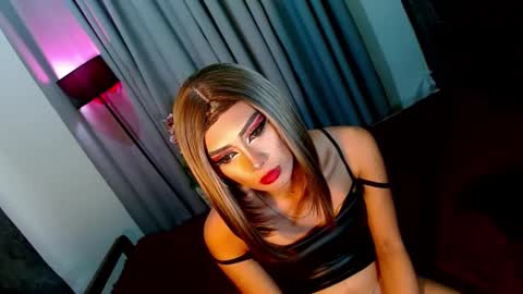 miss yasii online show from December 16, 3:30 am