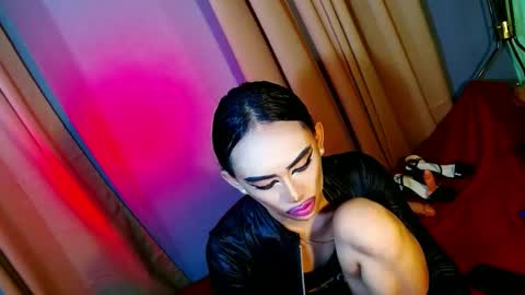 miss yasii online show from January 7, 7:17 pm