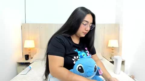 Snapshot of yasmin_ortiz chatting on March 5, 3:24 am Yasmin Ortiz online show from March 5, 3:24 am