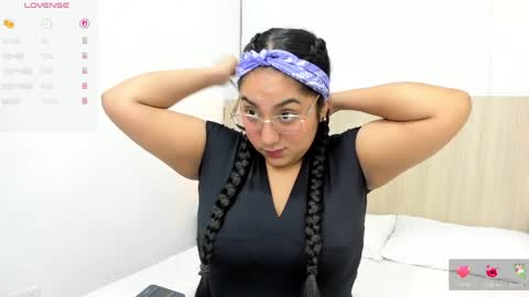 Snapshot of yasmin_ortiz chatting on April 9, 3:39 am Yasmin Ortiz online show from April 9, 3:39 am