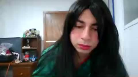Yasmin Paez online show from June 12, 8:30 pm