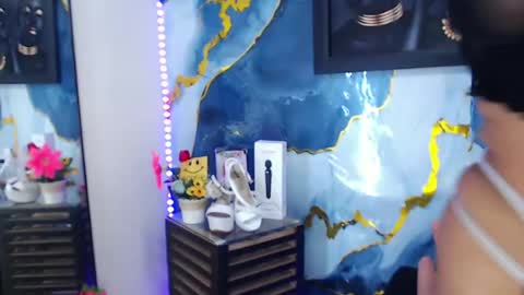 Yasmine online show from July 19, 9:40 pm