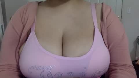 Snapshot of yasminebbyxx chatting on March 14, 1:12 am yasminebbyxx online show from March 14, 1:12 am