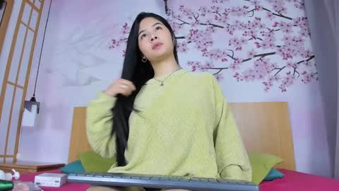 Yasminn Scott online show from January 16, 12:53 pm