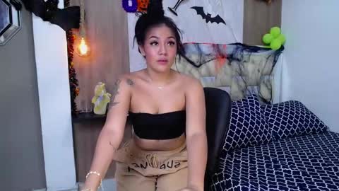 Snapshot of yaya_miller chatting on October 24, 9:22 pm YAYA online show from October 24, 9:22 pm
