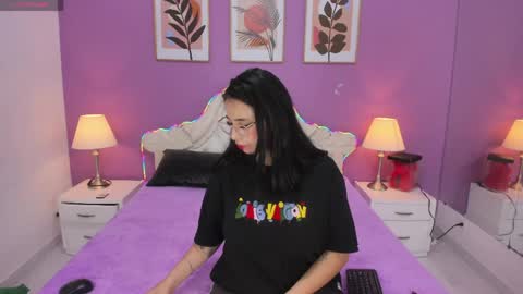 Yaya  online show from June 5, 12:00 pm