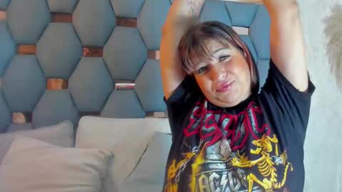 Snapshot of yayi_derek chatting on October 21, 11:33 am yayi derek  online show from October 21, 11:33 am