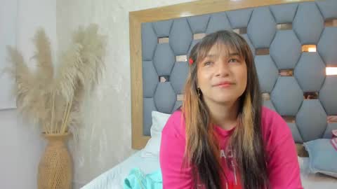 yayi derek  online show from November 6, 11:33 am