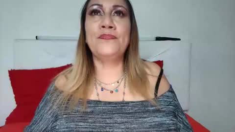Snapshot of yayita_mature chatting on October 4, 1:42 pm yayita online show from October 4, 1:42 pm