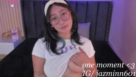 Snapshot of yazmin_rouse chatting on March 8, 3:02 pm Yazmin online show from March 8, 3:02 pm