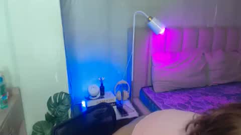 Yazzi online show from November 9, 1:59 am