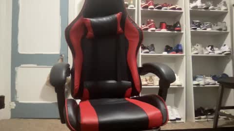 Snapshot of yeahitsrell2 chatting on February 17, 11:44 am Yeahitsrell online show from February 17, 11:44 am