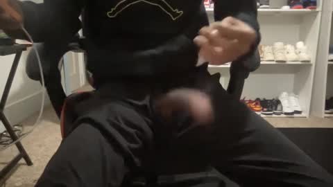 Snapshot of yeahitsrell2 chatting on February 20, 10:59 am Yeahitsrell online show from February 20, 10:59 am