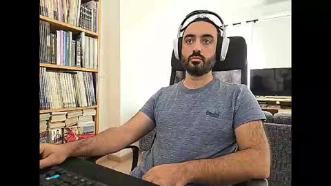 yeeaahoo online show from September 9, 9:09 am