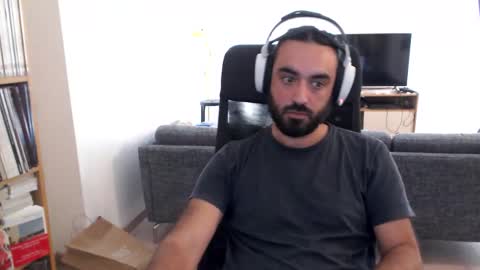 yeeaahoo online show from October 9, 7:17 am