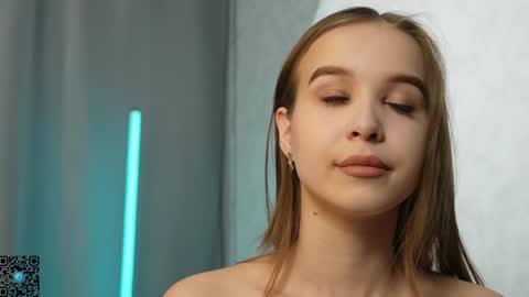 Kate online show from February 5, 6:59 pm