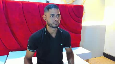 Snapshot of yeferson_scott chatting on October 14, 9:04 pm Yeferson online show from October 14, 9:04 pm