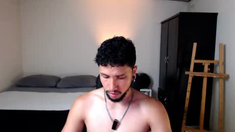 Snapshot of yeff_stone chatting on June 24, 12:31 am yeff online show from June 24, 12:31 am