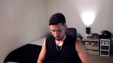 Snapshot of yeff_stone chatting on July 3, 12:17 am yeff online show from July 3, 12:17 am